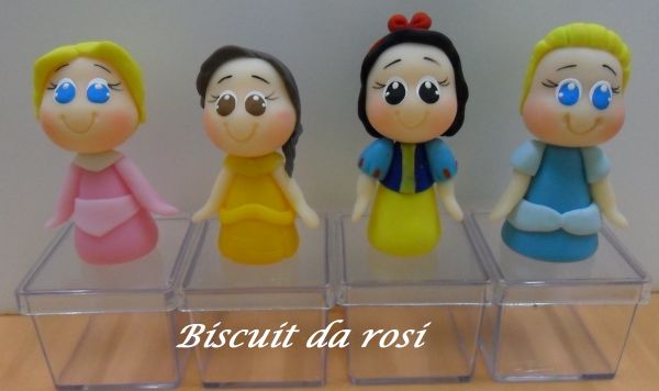 lembrancinha princesas na caixinhas